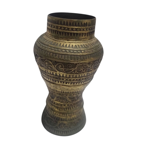 Ornate Brass Vase – Intricate Geometric & Floral Engraving - Picture 3 of 7